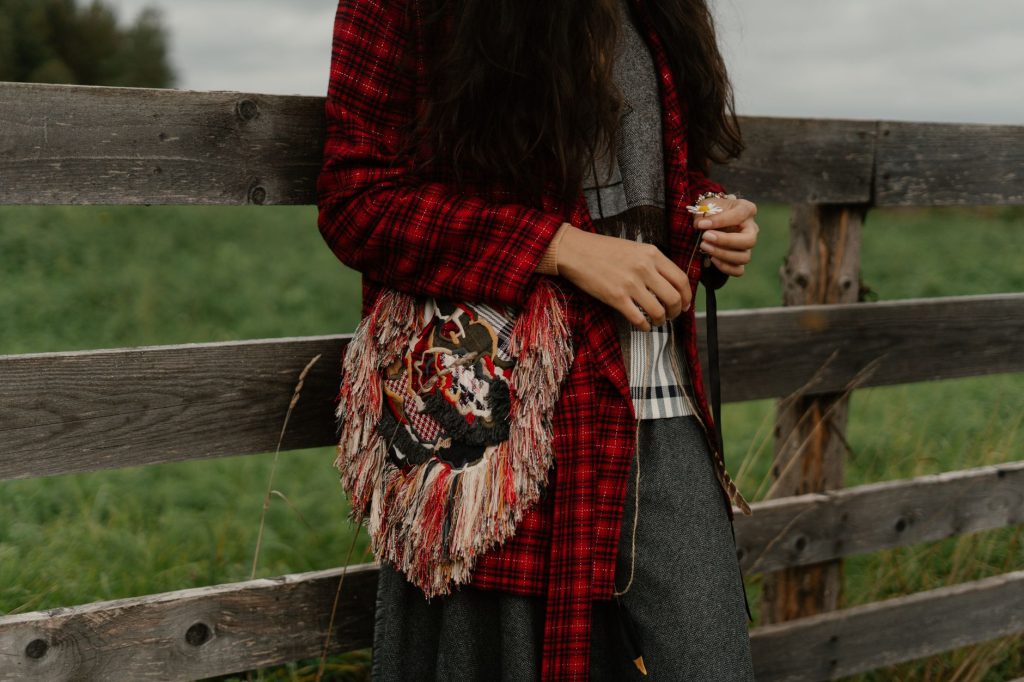 What Side Does Tassel Go On (Meaning, Uses & Style Guide)