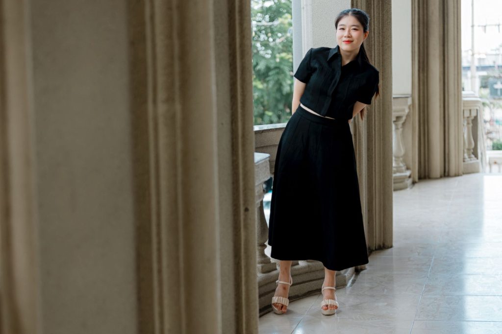 How To Style A One Set Outfit (Outfit Ideas & Styling Guide)